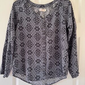 Faded Glory Black and White Patterned Blouse